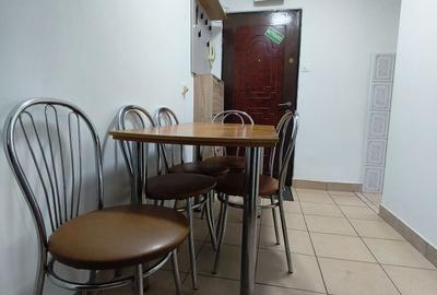 Apartament cu 2 camere nedecomandat în Soarelui