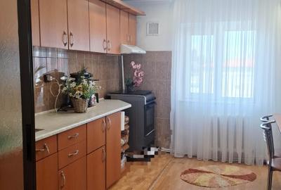 Apartament cu 3 camere decomandat, mobilat în Ultracentral
