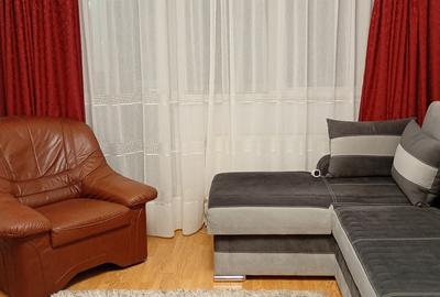 Apartament cu 3 camere decomandat în B-dul București