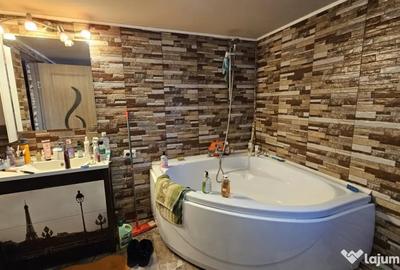 Casă cu 5 camere cu Teren 267 Mp în Pieptănari - 2