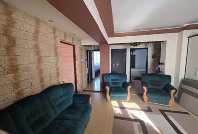 Apartament cu 3 camere decomandat în Hârșova - 5