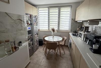 Apartament cu 4 camere decomandat în Apărătorii Patriei - 7