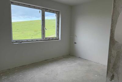 Apartament cu 3 camere decomandat în Apahida