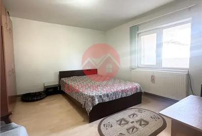Casă cu 8 camere cu Canalizare în Valu lui Traian - 1