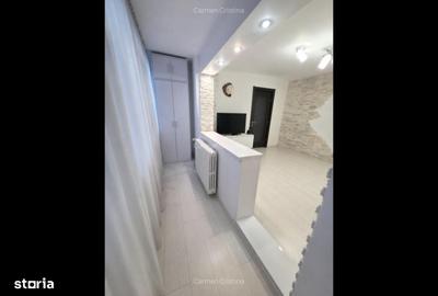 Apartament cu 3 camere semidecomandat în Gorjului