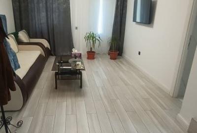 Casă cu 4 camere cu Teren 438 Mp în Romanești