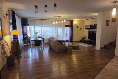 Duplex cu 8 camere cu Canalizare în 1 Decembrie 1918 - 16