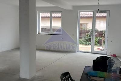 Casă individuală cu 4 camere cu Canalizare în Pantelimon - 1