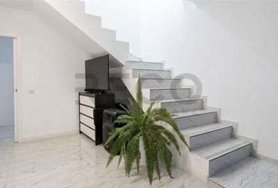 Casă cu 6 camere cu Teren 370 Mp în Sânmartin