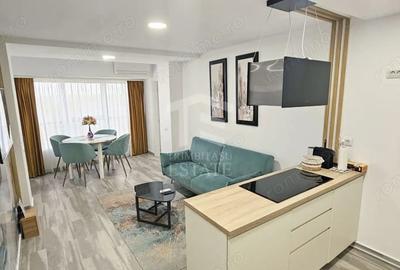 Apartament cu 3 camere semidecomandat în Central