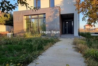 Casă cu 3 camere cu Teren 400 Mp în Dragomirești-Vale