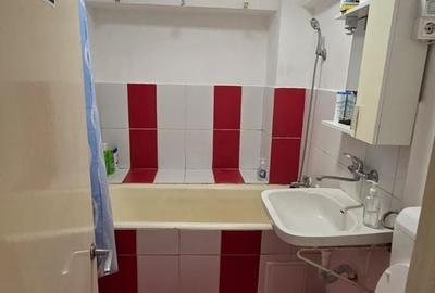 Apartament cu 4 camere decomandat în Soarelui - 8