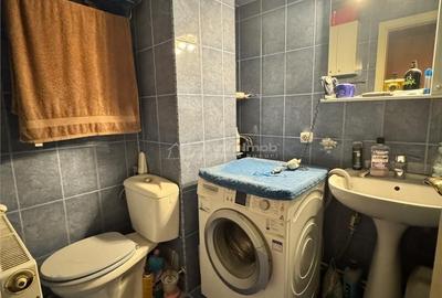 Apartament cu 4 camere decomandat în Decebal