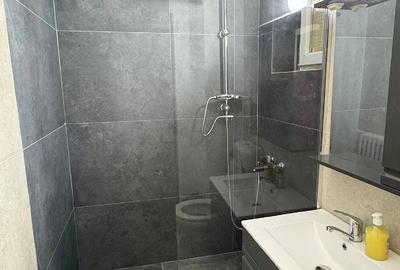 Apartament cu 2 camere semidecomandat în Vatra Luminoasă
