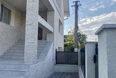 Casă cu 4 camere cu Teren 450 Mp în Central - 9