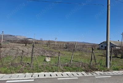 Teren de 1530 mp, în Gura Vadului