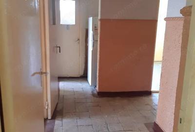Apartament cu 3 camere decomandat în Piața Centrală - 5
