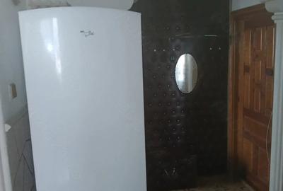 Apartament cu 3 camere decomandat în CET