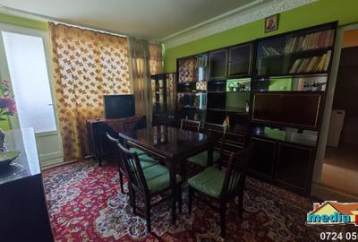 Apartament cu 3 camere semidecomandat în Țiglina 1