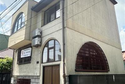 Casă individuală cu 8 camere cu Canalizare în Casa de Cultură - 2