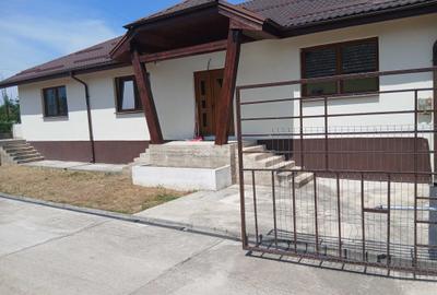 Casă cu 3 camere în Livadia
