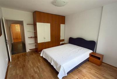 Apartament cu 3 camere decomandat, mobilat în Tineretului