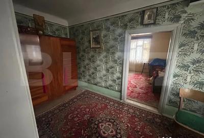 Casă cu 3 camere cu Teren 2700 Mp în Central