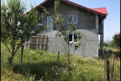 Casă cu 6 camere cu Teren 1300 Mp în Rediu - 2