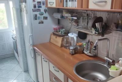 Apartament cu 3 camere semidecomandat în Micro 14 - 3