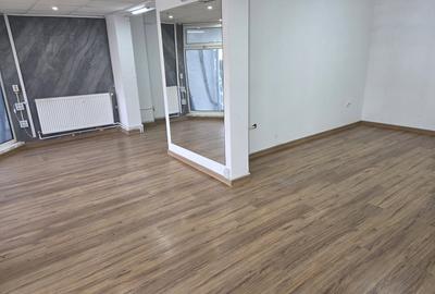 Spațiu comercial, de 58 mp, în Micro 14 - 9