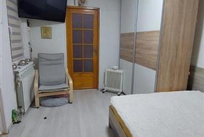 Casă cu 5 camere cu Canalizare în P-ța Mihai Viteazu - 9