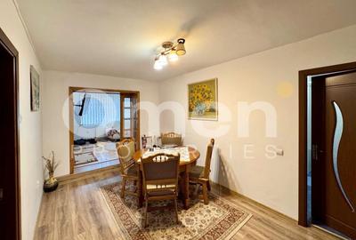 Apartament cu 3 camere semidecomandat, mobilat în Săsar