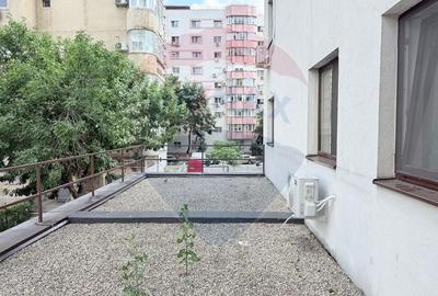 Apartament cu 2 camere semidecomandat, mobilat în 13 Septembrie - 14