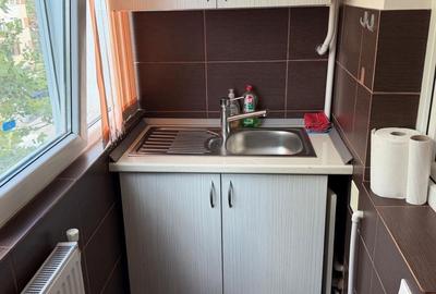Apartament cu 2 camere decomandat în Exterior Vest