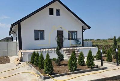 Casă cu 3 camere cu Teren 250 Mp în Clinceni