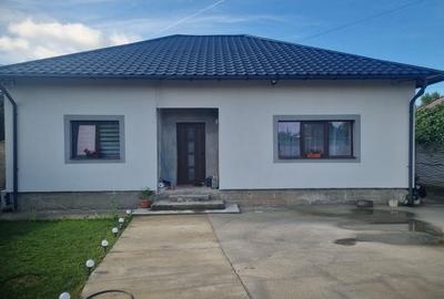 Casă cu 4 camere în Milești - 1