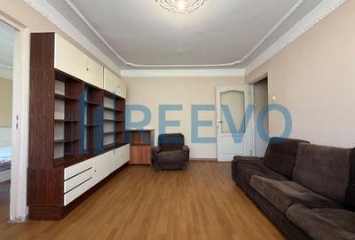 Apartament cu 2 camere nedecomandat, mobilat în Republicii
