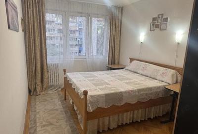 Apartament cu 3 camere semidecomandat, mobilat în Domenii
