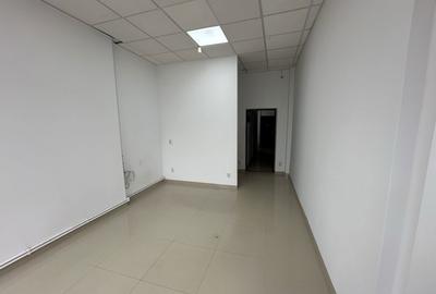 Spațiu comercial, de 42 mp, în Central - 6