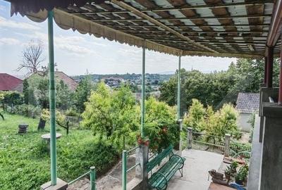 Casă cu 3 camere cu Teren 6218 Mp în Central