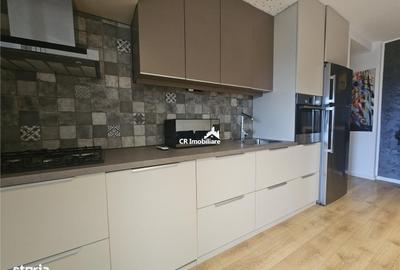 Apartament cu 3 camere semidecomandat în Central