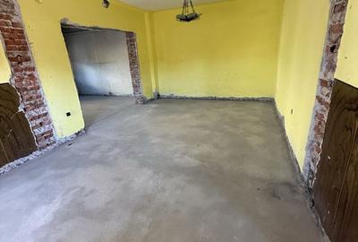 Casă cu 4 camere în Central - 1