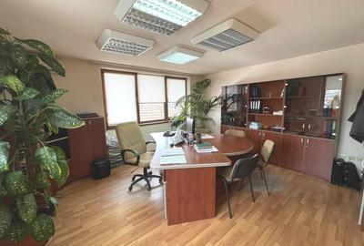 Birou, de 254 mp, în Cetate