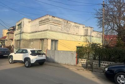 Casă individuală cu 3 camere cu Canalizare în Ultracentral