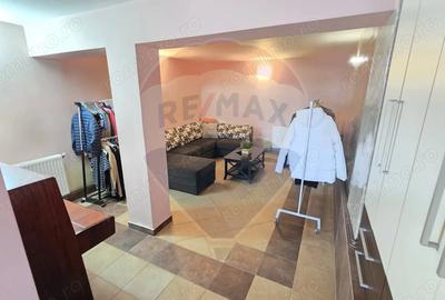Casă cu Teren 1371 Mp în Donici - 9