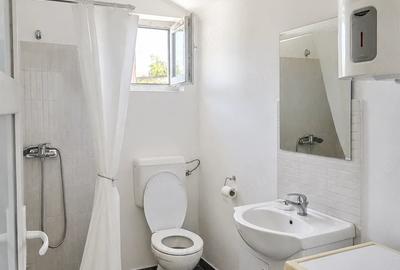 Casă cu 3 camere cu Teren 908 Mp în Central