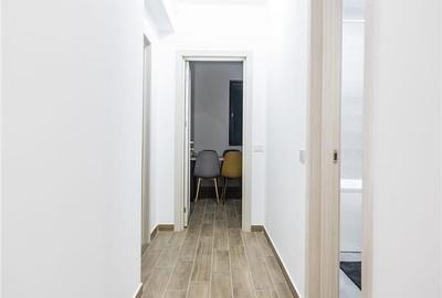 Apartament cu 2 camere decomandat în Tractorul