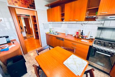 Apartament cu 3 camere decomandat în 13 Septembrie - 7