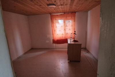 Casă cu 2 camere în Central