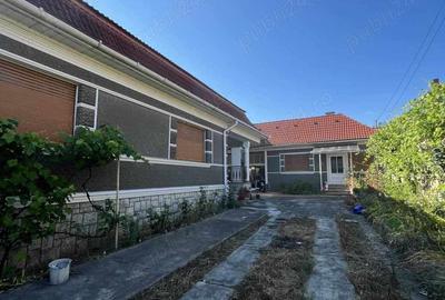 Casă cu 3 camere în Aleșd - 2